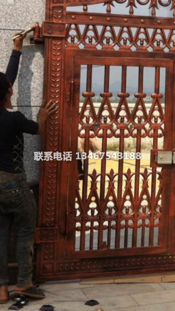 一次性浇铸大门及围栏 
